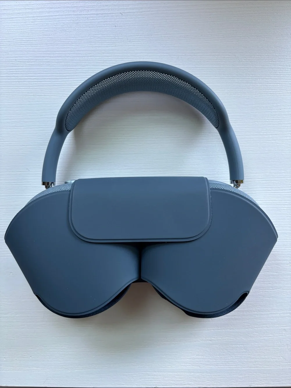 Apple Airpods Max in Blue - Picture 5 of 14